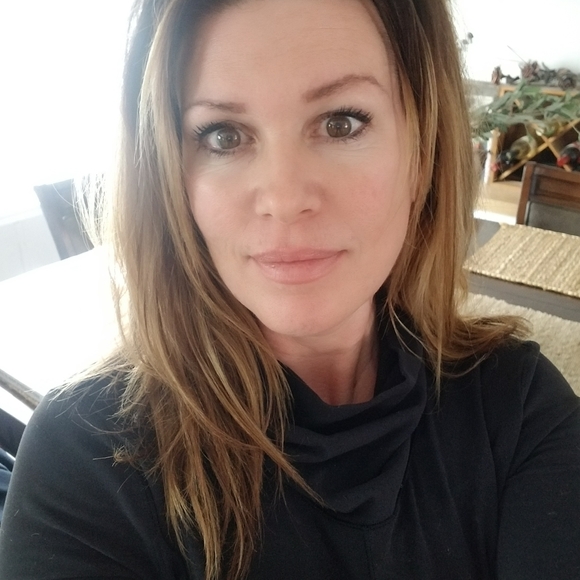 Meet your Posher, Lisa - Picture 1 of 1